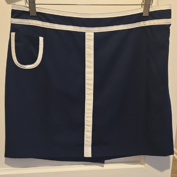 Izod Dresses & Skirts - Izod Golf Navy Skirt with White Accent Trim